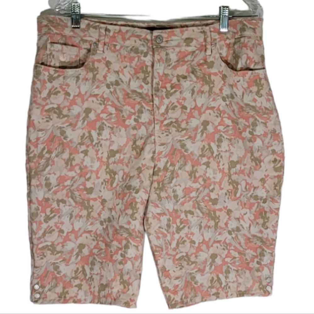 Gloria Vanderbilt- Shorts pink and tan colored. Plus size 18.